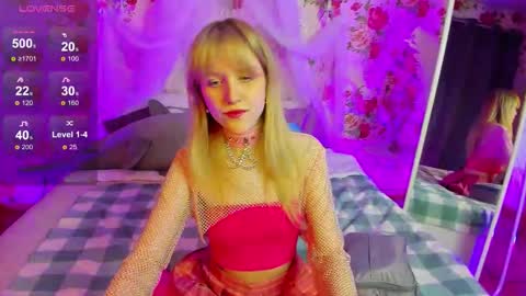 Snapshot of kisschristie__ chatting on 11/14/25, 07:12 christie online show from 11/14/25, 07:12