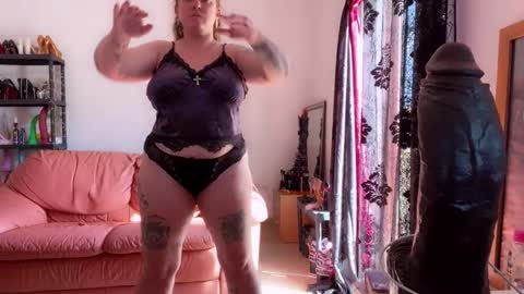 kissica online show from 10/04/25, 08:34