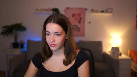 Snapshot of kissiecat chatting on 11/03/25, 02:07 Sisi online show from 11/03/25, 02:07