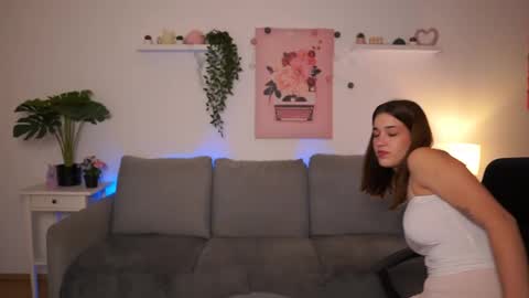 Snapshot of kissiecat chatting on 11/22/25, 06:51 Sisi online show from 11/22/25, 06:51