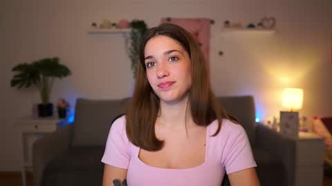 Snapshot of kissiecat chatting on 12/02/25, 02:23 Sisi online show from 12/02/25, 02:23