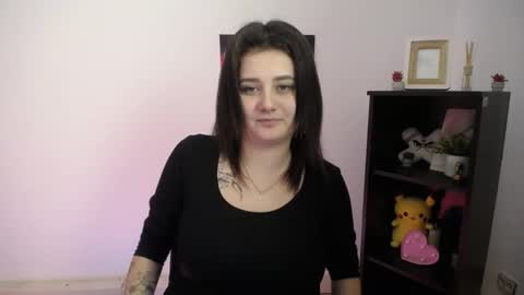 Snapshot of kissleoxx chatting on 10/23/25, 01:43 kissleoxx online show from 10/23/25, 01:43