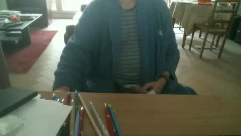 Snapshot of kisslog1 chatting on 10/18/25, 07:20 kisslog1 online show from 10/18/25, 07:20