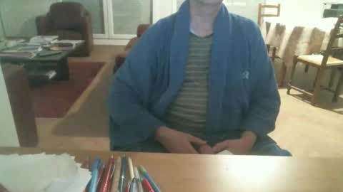 Snapshot of kisslog1 chatting on 11/01/25, 04:20 kisslog1 online show from 11/01/25, 04:20