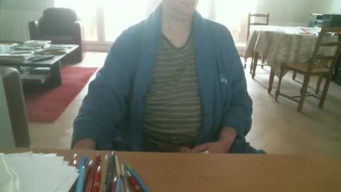 Snapshot of kisslog1 chatting on 11/02/25, 09:00 kisslog1 online show from 11/02/25, 09:00