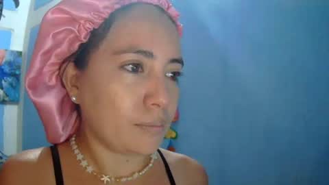Snapshot of kissmelovejummy chatting on 12/05/24, 06:33 Erika paul online show from 12/05/24, 06:33
