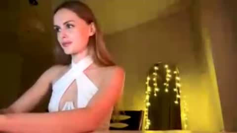 Emma online show from 09/19/25, 05:24