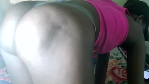 kisssmiles online show from 10/30/25, 09:44