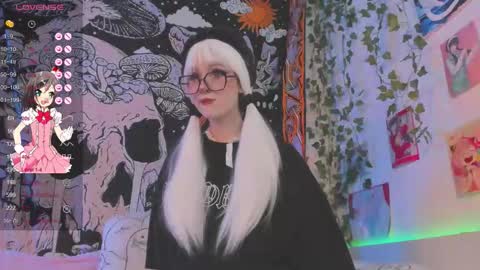 Kissthasky online show from 10/12/25, 07:02