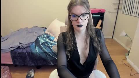 Snapshot of kissykryssie chatting on 02/19/26, 04:41 kissykryssie online show from 02/19/26, 04:41
