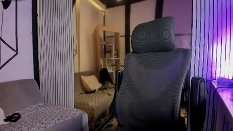 kitanna_1 online show from 06/10/26, 10:41