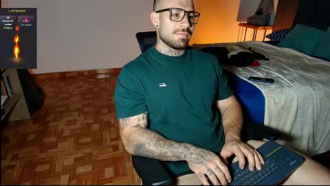 Snapshot of kite__ chatting on 04/10/26, 02:17 kite__ online show from 04/10/26, 02:17