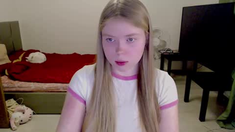 Jennyblonde and Emmabrunette online show from 02/05/25, 08:35