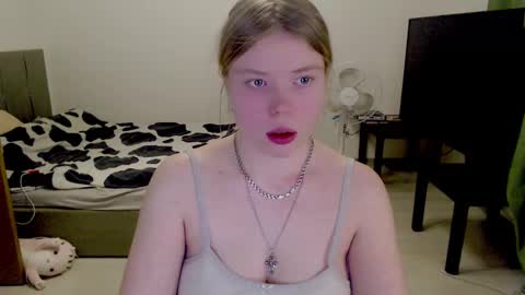 Jennyblonde and Emmabrunette online show from 03/01/25, 11:47