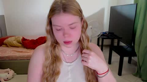 Jennyblonde and Emmabrunette online show from 05/12/26, 12:13
