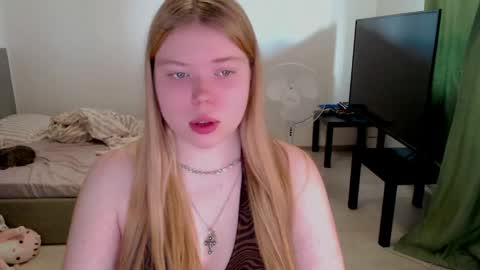 Jennyblonde and Emmabrunette online show from 05/26/26, 01:07