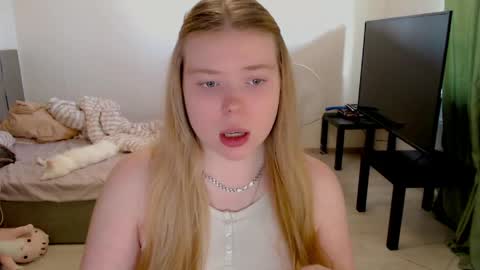 Jennyblonde and Emmabrunette online show from 06/06/26, 03:17