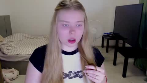 Jennyblonde and Emmabrunette online show from 06/13/26, 04:05