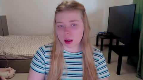 Jennyblonde and Emmabrunette online show from 06/16/26, 04:09