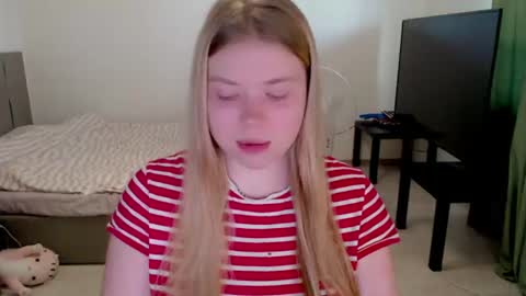 Jennyblonde and Emmabrunette online show from 07/03/26, 02:23