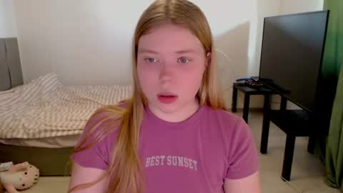 Jennyblonde and Emmabrunette online show from 07/12/26, 03:25