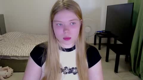 Jennyblonde and Emmabrunette online show from 07/13/26, 06:00