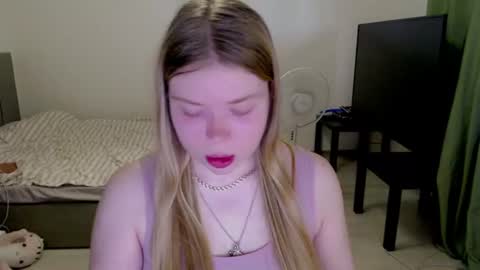 Jennyblonde and Emmabrunette online show from 07/15/26, 06:02