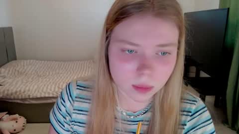 Jennyblonde and Emmabrunette online show from 07/18/26, 05:17