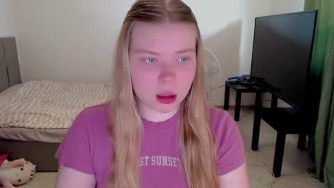 Jennyblonde and Emmabrunette online show from 07/22/26, 03:59