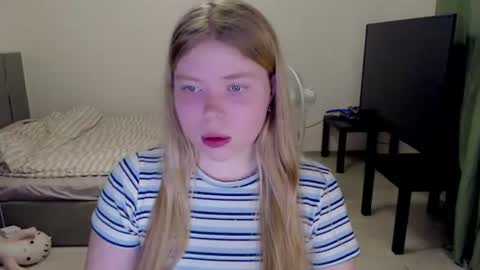 Jennyblonde and Emmabrunette online show from 08/04/26, 07:05