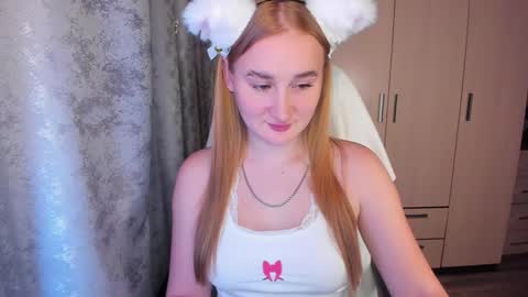 kitten_sun online show from 12/22/24, 11:54