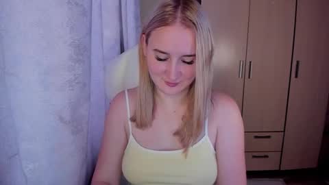 kitten_sun online show from 11/08/25, 03:07