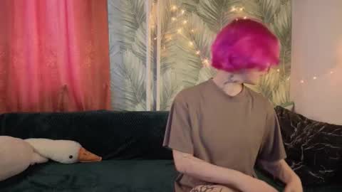 Emily online show from 09/18/25, 11:23