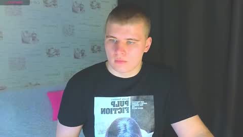 Snapshot of kittenmur chatting on 10/09/25, 10:19 Vlad online show from 10/09/25, 10:19