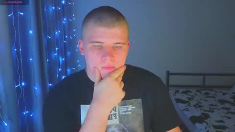 Snapshot of kittenmur chatting on 12/02/25, 04:02 Vlad online show from 12/02/25, 04:02