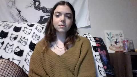 Snapshot of kittenqueen333 chatting on 12/17/25, 10:27 kittenqueen333 online show from 12/17/25, 10:27