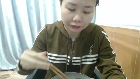 kitti_baby2x online show from 12/02/25, 01:55