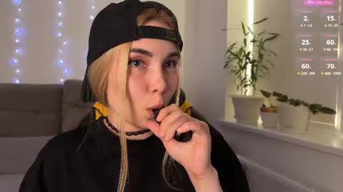 Veronica online show from 06/18/26, 03:16