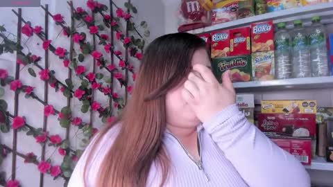 Snapshot of kitty__pinnk chatting on 05/20/26, 08:37 KAROL online show from 05/20/26, 08:37