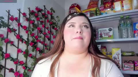 Snapshot of kitty__pinnk chatting on 05/21/26, 08:27 KAROL online show from 05/21/26, 08:27