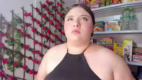 Snapshot of kitty__pinnk chatting on 06/10/26, 08:41 KAROL online show from 06/10/26, 08:41