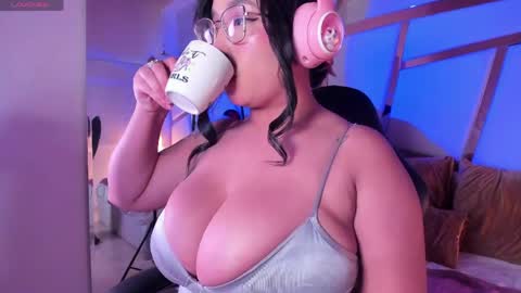 Snapshot of kitty__rouse chatting on 04/19/26, 08:33 Kitty online show from 04/19/26, 08:33