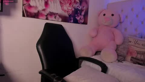 Snapshot of kitty__rouse chatting on 04/23/26, 07:09 Kitty online show from 04/23/26, 07:09