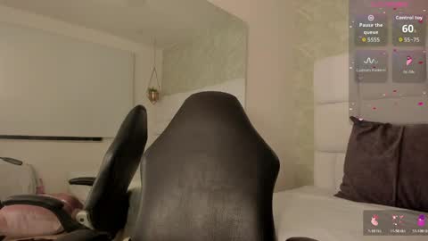 Snapshot of kitty__rouse chatting on 05/25/26, 06:30 Kitty online show from 05/25/26, 06:30