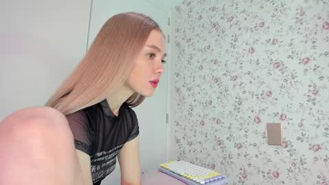 sophie online show from 01/12/26, 06:35