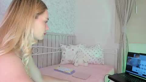 sophie online show from 05/07/26, 05:07