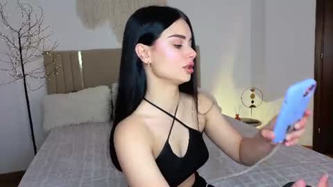 kitty_cut1ee_ online show from 06/12/26, 07:40