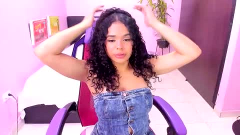 kitty_doll_squirt online show from 10/05/25, 12:03