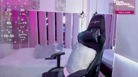 Kitty  online show from 06/11/26, 07:23