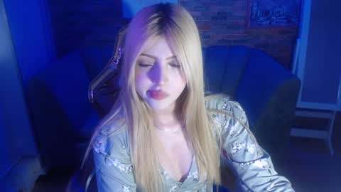 kitty_fox_b online show from 12/05/24, 06:55